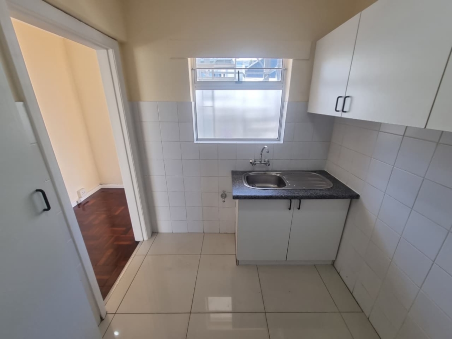 To Let 1 Bedroom Property for Rent in Camps Bay Western Cape